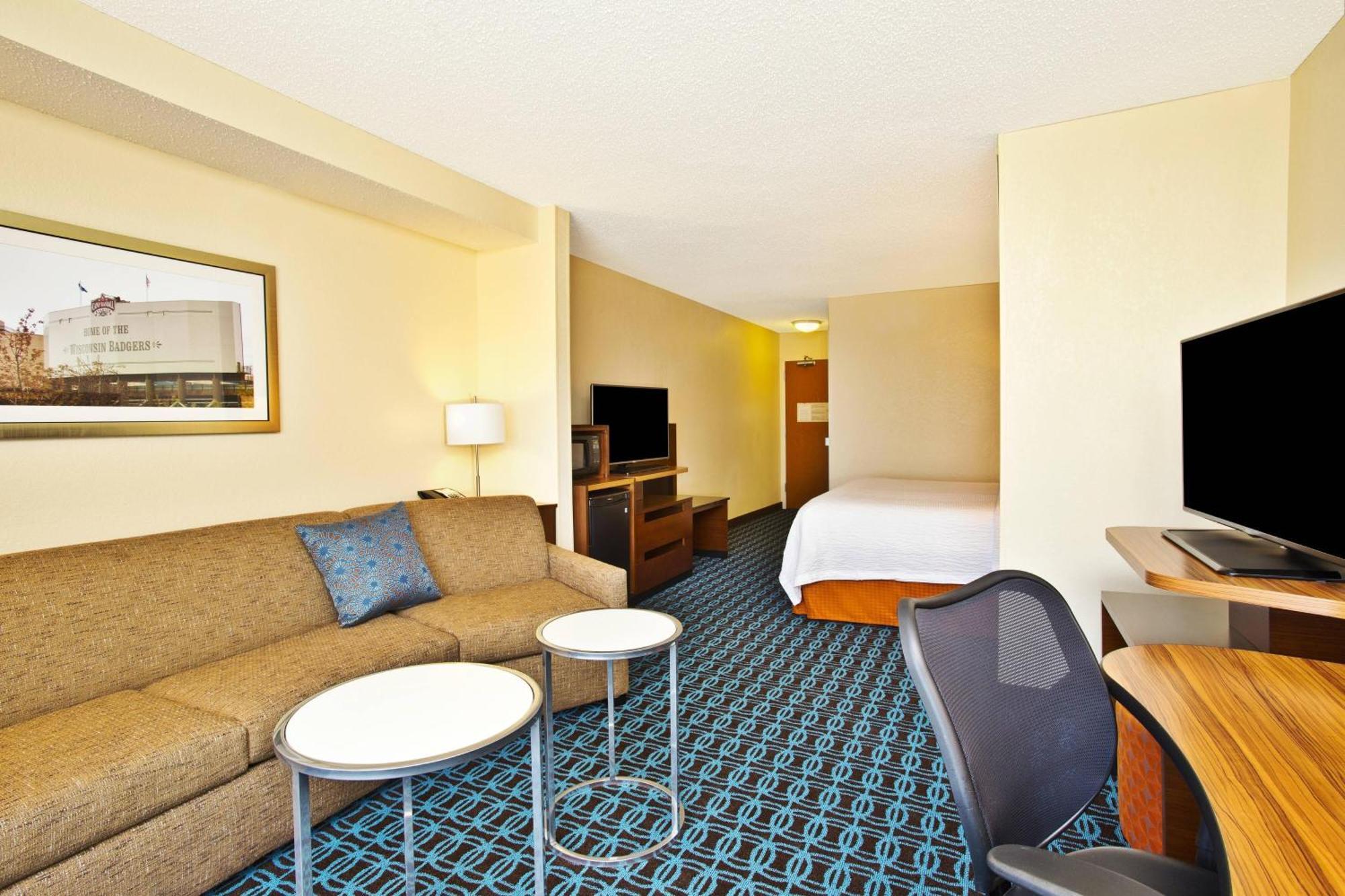 Fairfield Inn & Suites By Marriott Madison West/Middleton Exterior photo